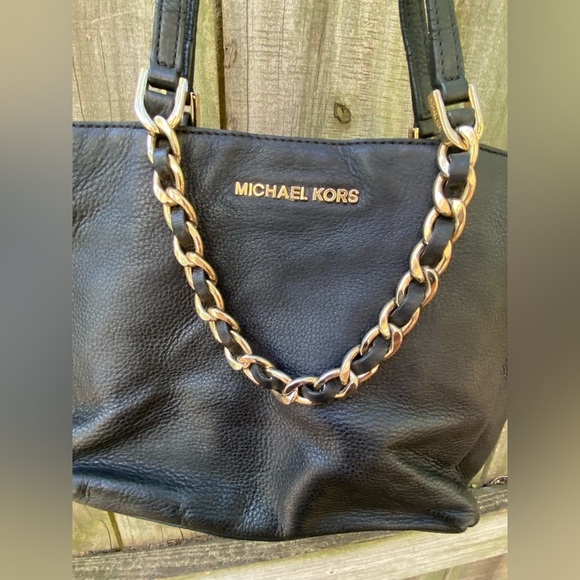 Michael Kors Harper Leather Shoulder Bag​​ - Picture 3 of 6
